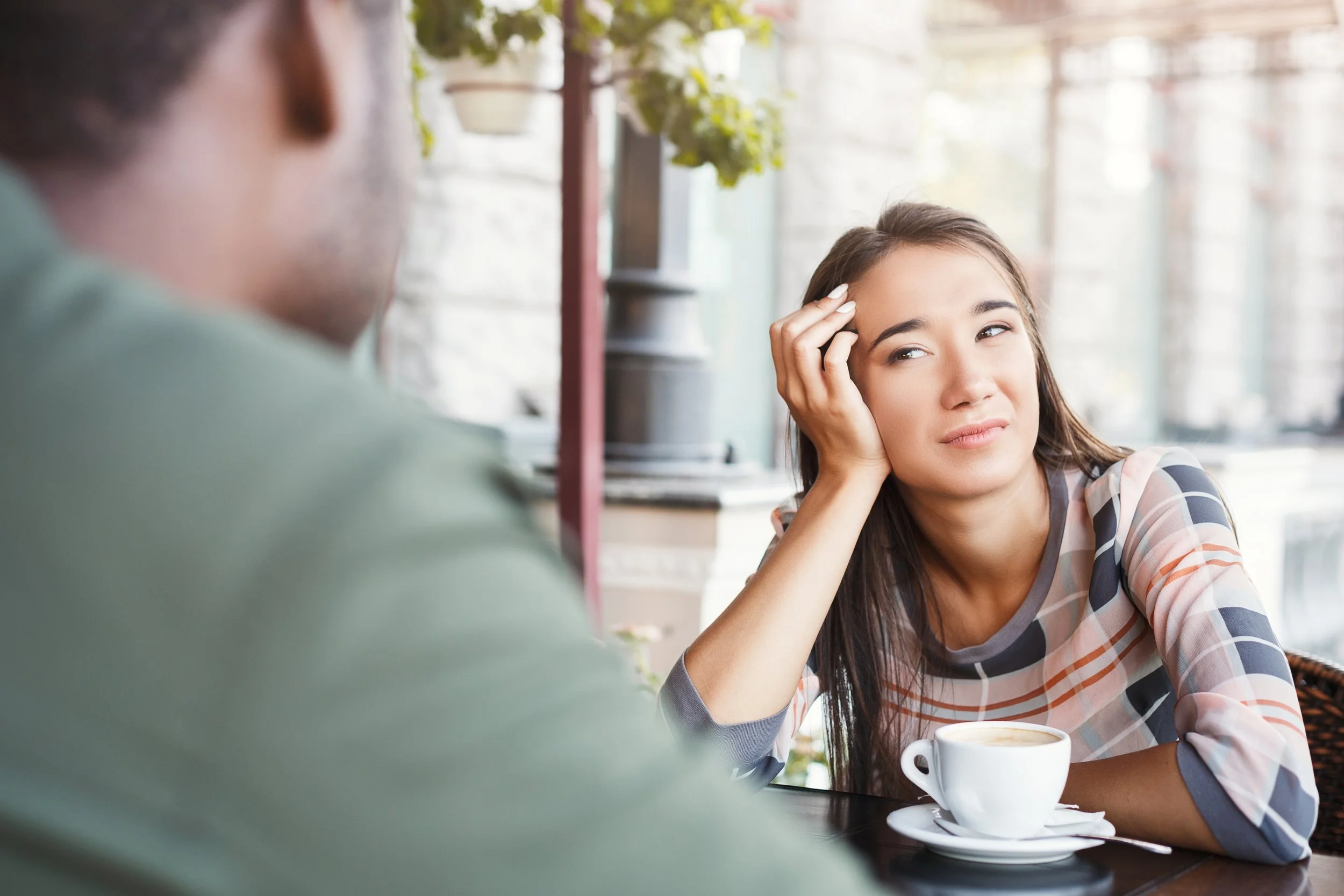 11 Red Flags That Occur on the First Date
