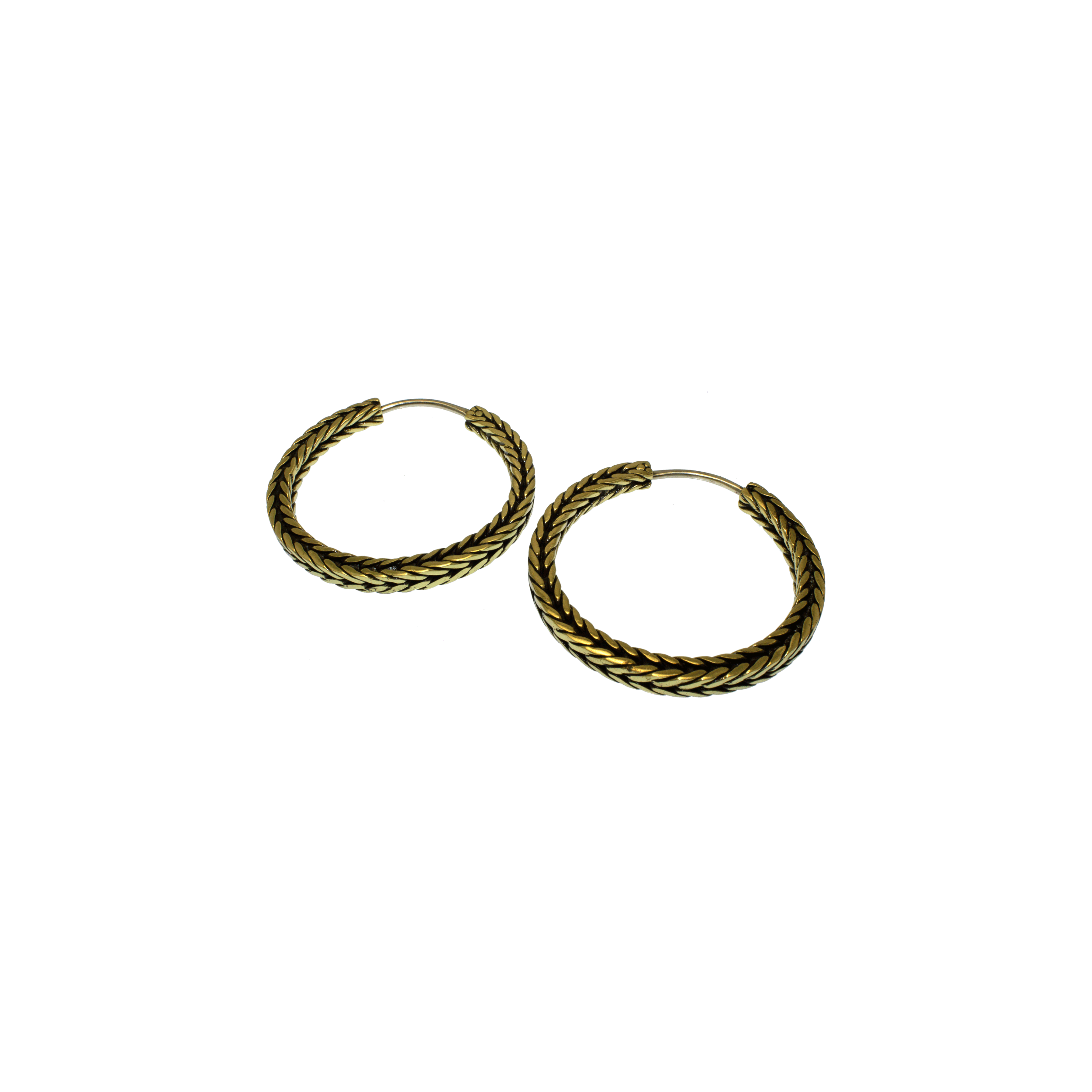 brass-and-white-brass-foxtail-hoops-safe-products.gif