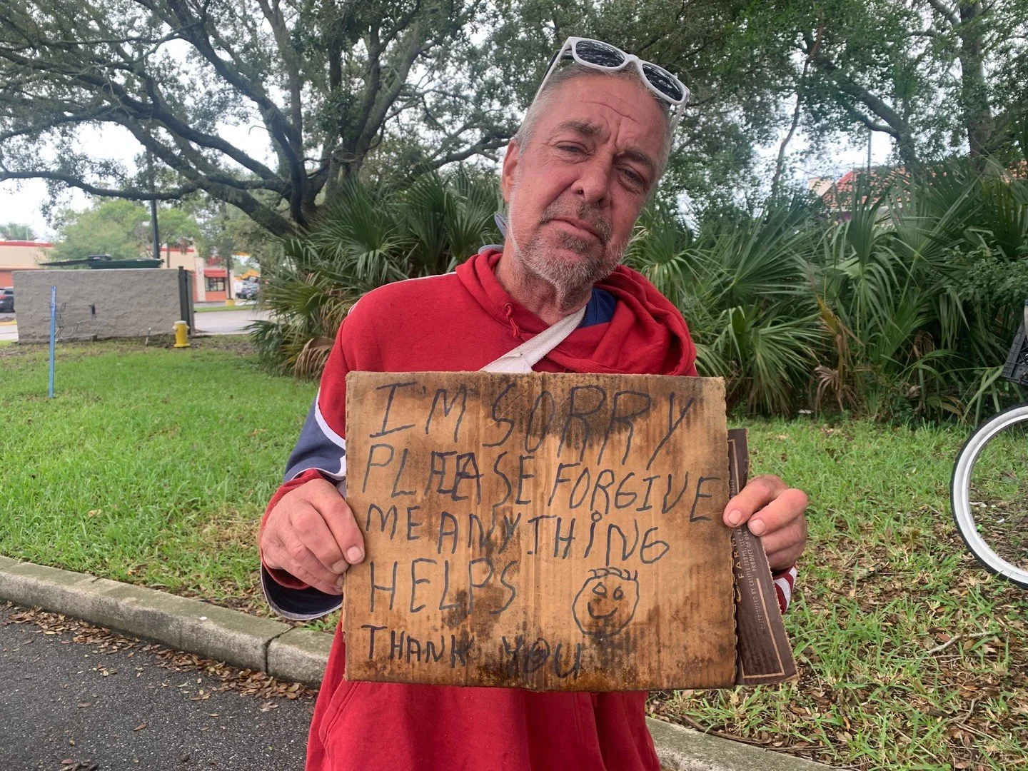 📢 Challenging Unjust Laws in St. Johns County 📢

Southern Legal Counsel and Florida Justice Institute have filed a federal lawsuit against a St. Johns County ordinance that criminalizes requests for help in public places. This ordinance targets act