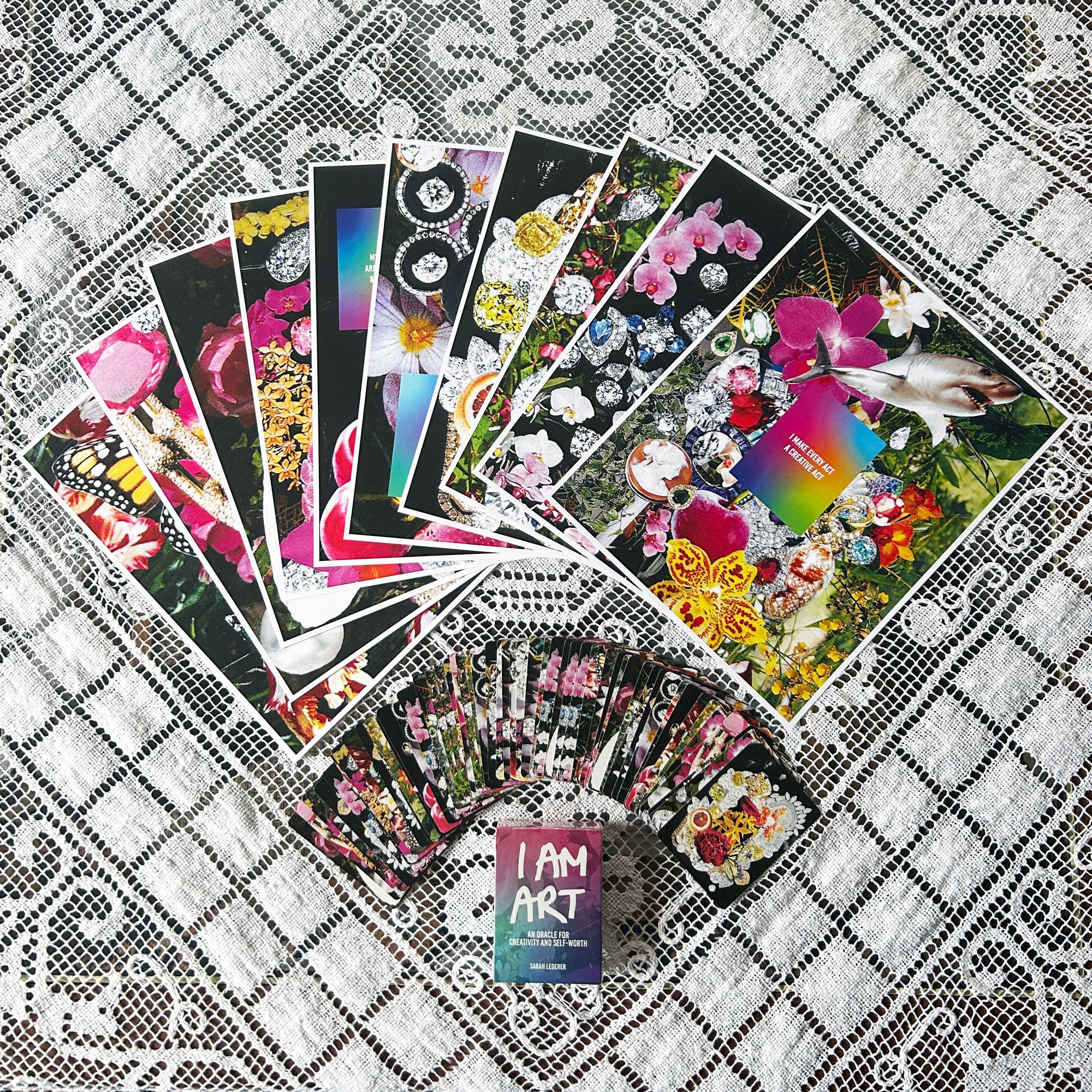 I AM ART - ORACLE DECK AND MYSTERY PRINT