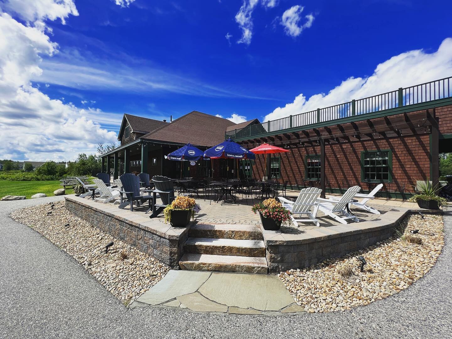 Our patios is a great spot to enjoy a great meal and an ice cold cocktail or local craft beer. Post up before or after your round end enjoy the beautiful views of the course. This weekend looks mint, get your tee times at www.OldMarshCountryClub.com 