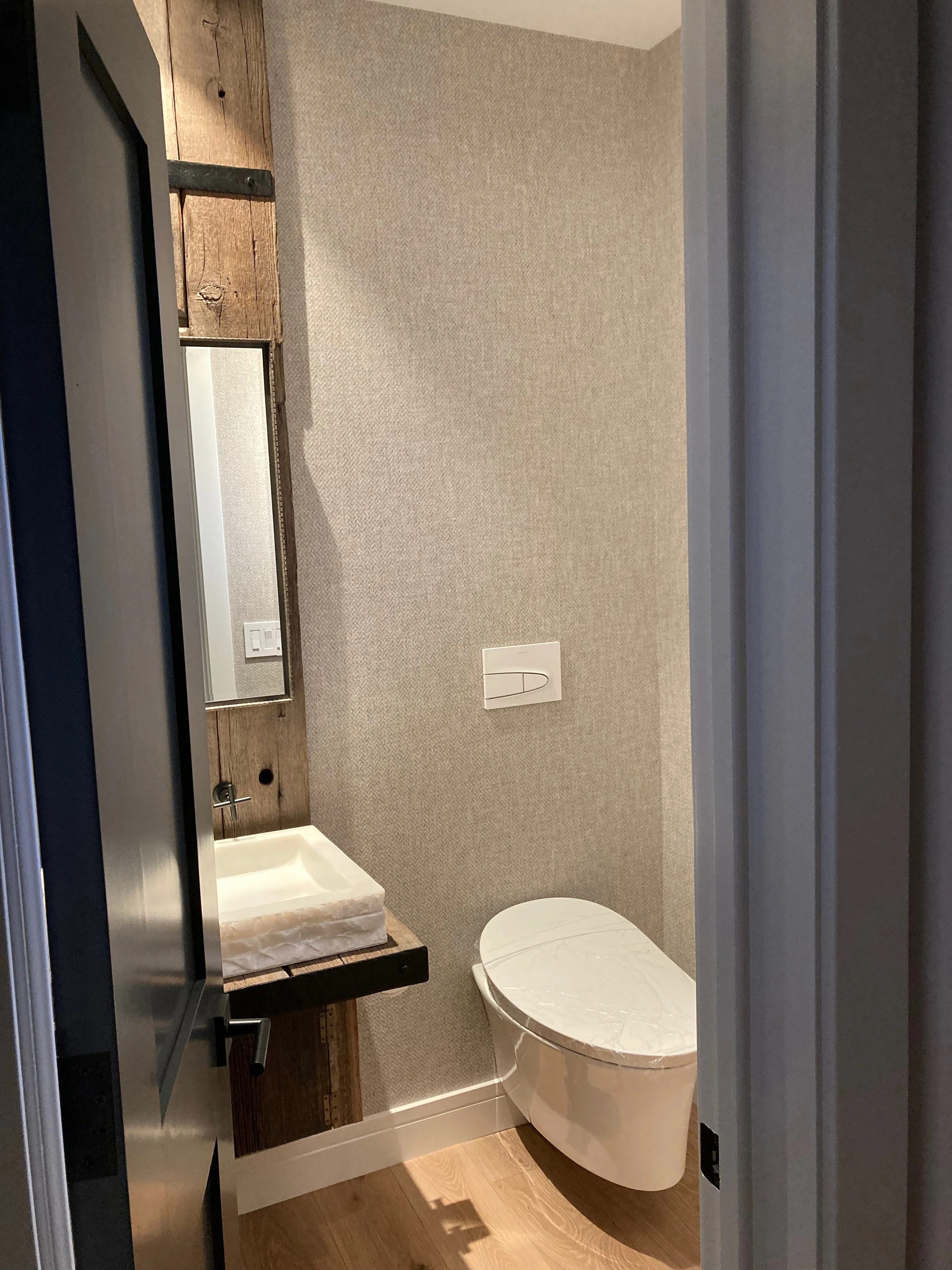 bathroom wallpaper.wp2.jpg