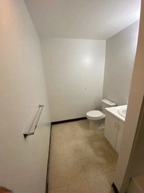 Bathroom before.jpg