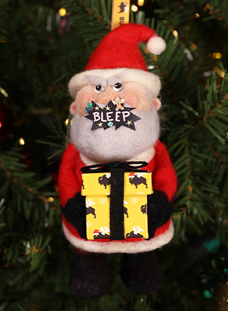 santa+in+tree+Email-+600-640px+wide+x+72+resolution.png