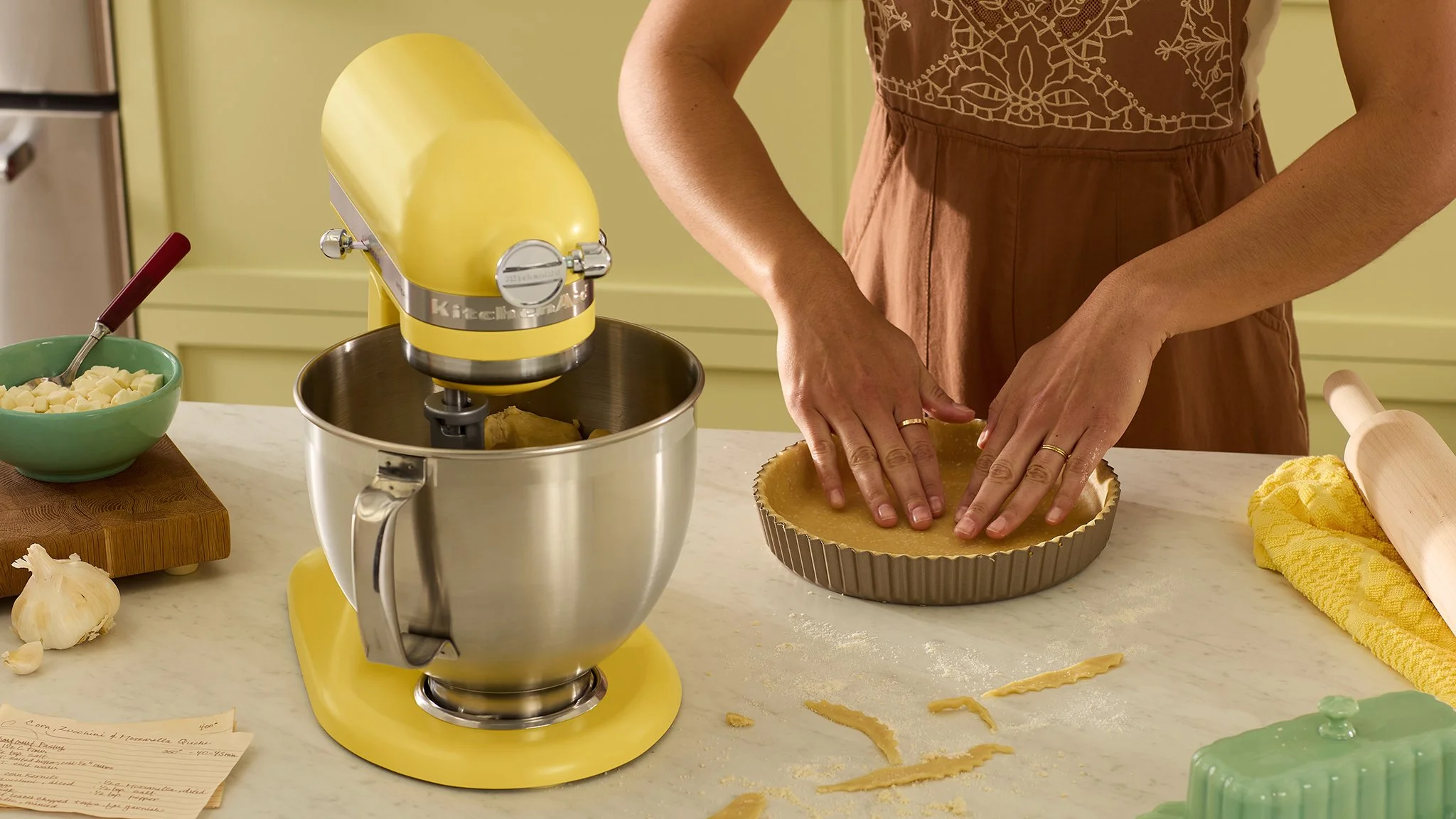 KitchenAid-Artisan-Series-5-Quart-Tilt-Head-Stand-Mixer-in-Butter-06.jpg