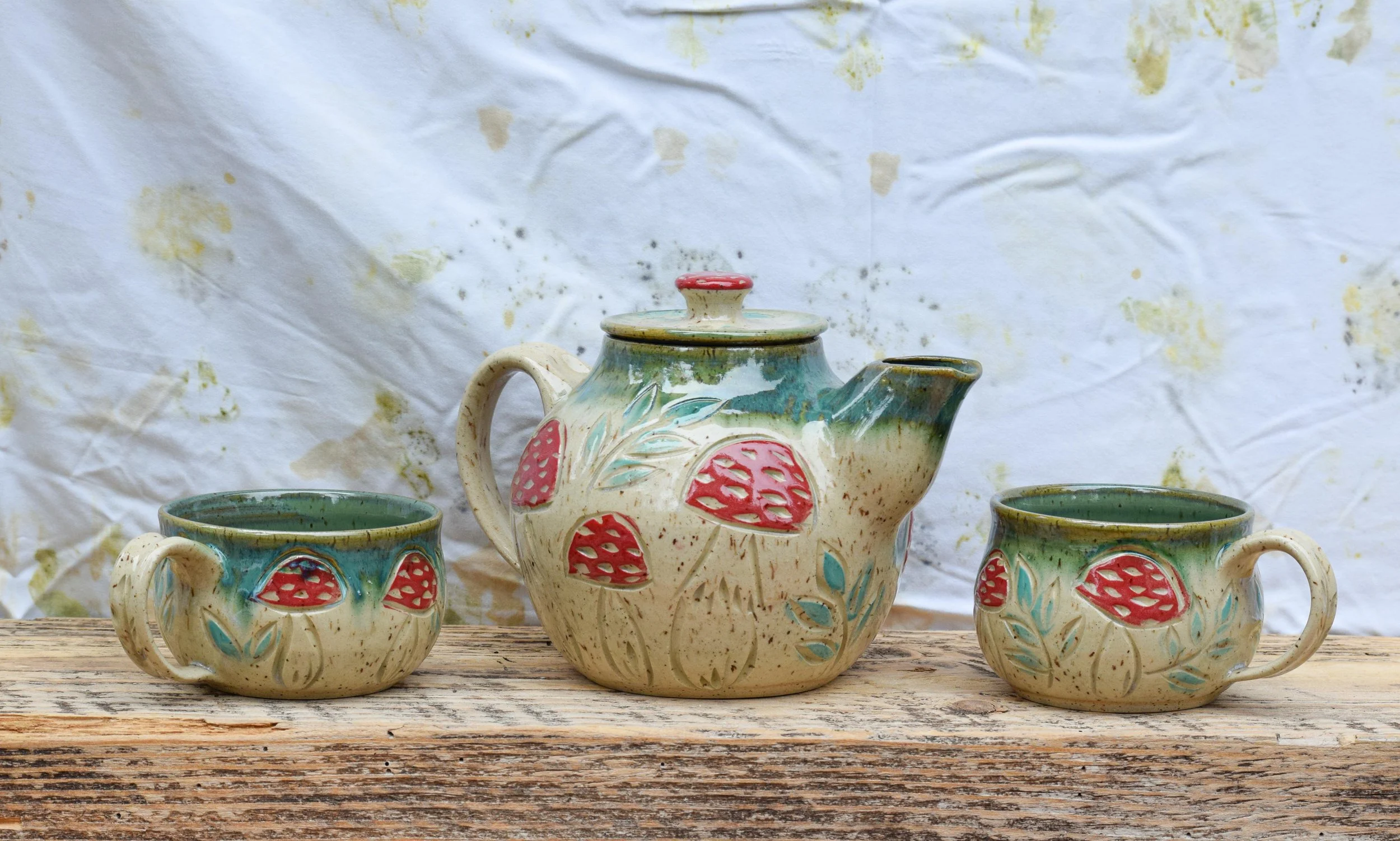 Amanita Teapot and 2 teacups.jpg