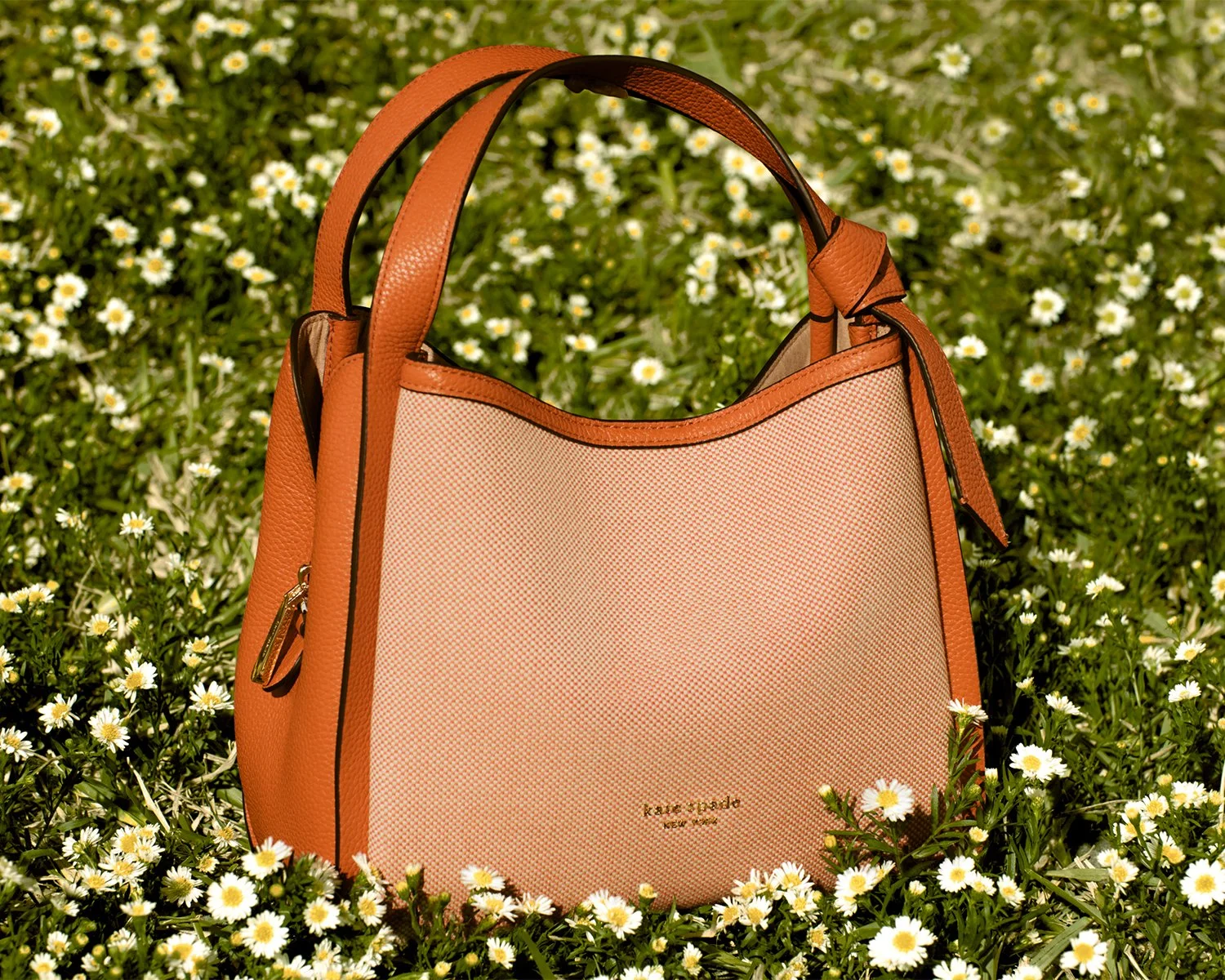 01_NewKnottMediumCrossbody_Still_093_V4.jpg