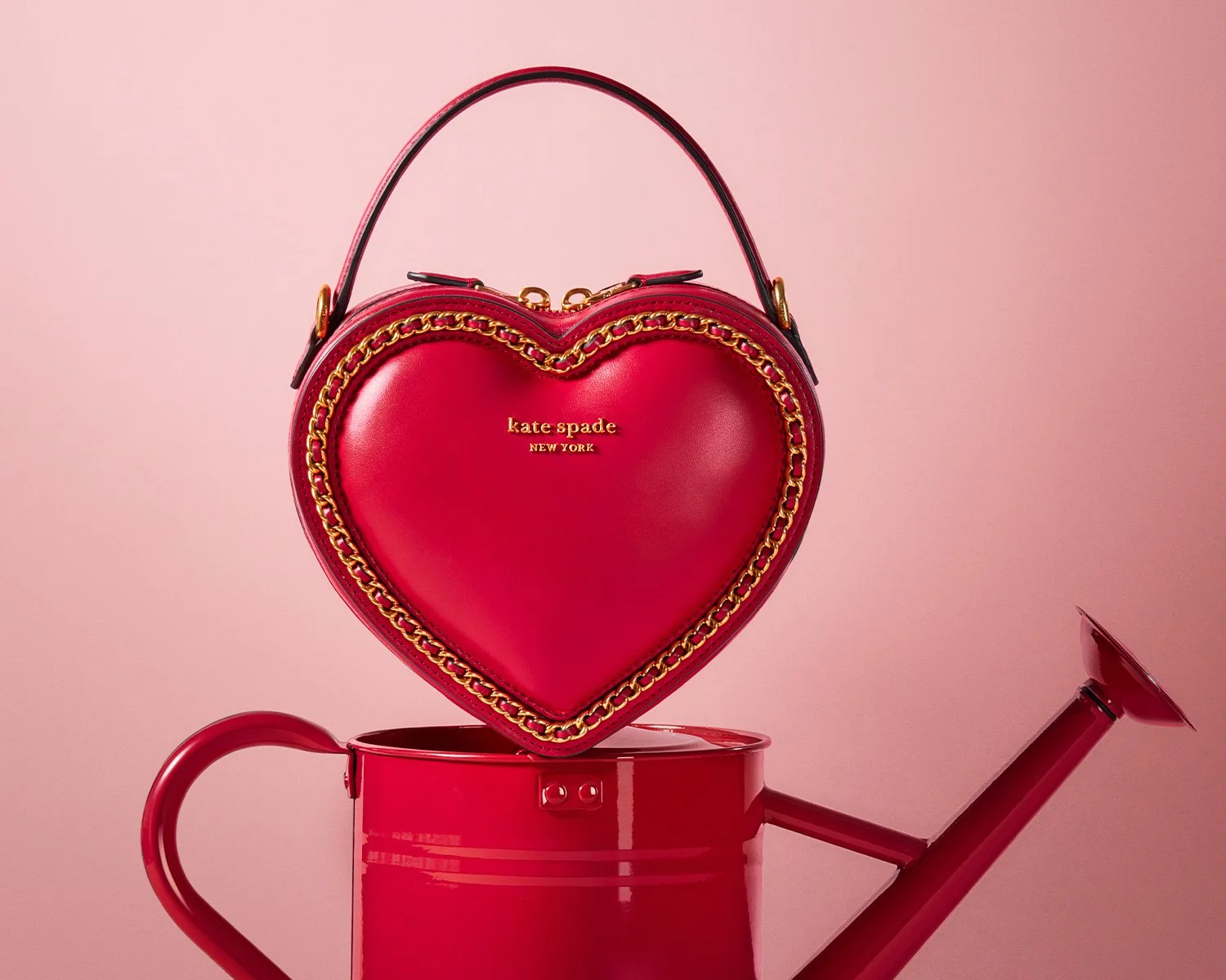 22-11-2444-03C-DBG_KSP-VDAY_Heart-Crossbody.jpg