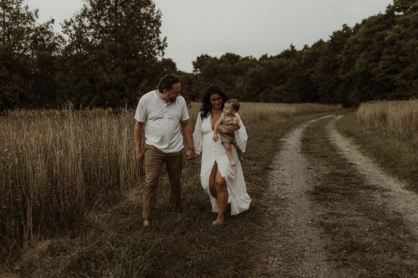 Just delivered this gallery this morning and I had to share some of my favorites. 
I had the honor of photographing mom and dad when this little bear was in mommas tummy, and was so happy to capture their love together a year later 🤎