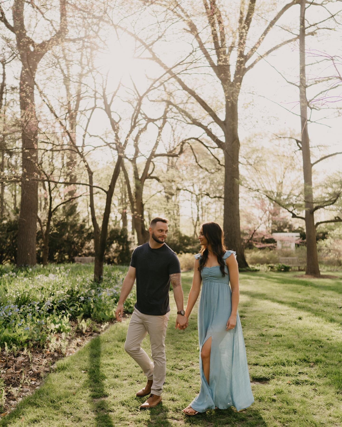 Something about those pretty spring sessions 💐
.
.
.
#engagementphotos #engagementshoot #engagementphotkgraphy #springphotography #springphotoshoot #prettyinpink #2023weddingseason #2023bride #2023groom #newfields