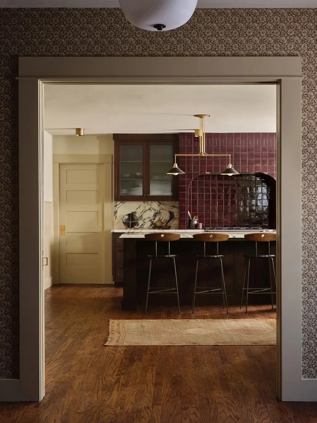 Before &amp; After: A 2010s Kitchen Remade to Fit Its Craftsman Bungalow Bones