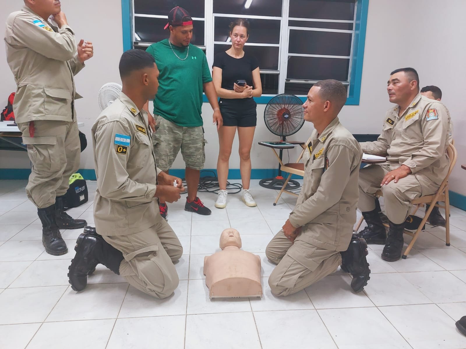 Island-Diving-Center-Emergency-First-Response-CPR-Training-Roatan-Fire-Department-31.jpg