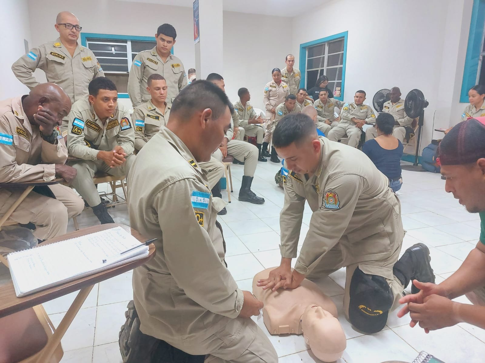 Island-Diving-Center-Emergency-First-Response-CPR-Training-Roatan-Fire-Department-32.jpg