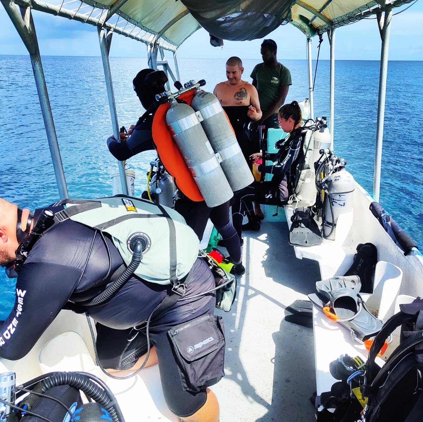 Island-Diving-Center-Roatan-Technical-Diving-Trip-1.JPG