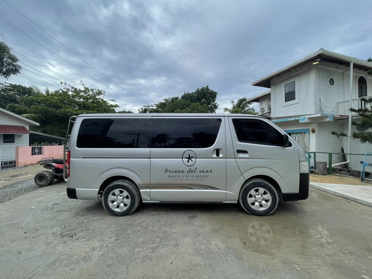 Stay & Dive Packages Roatan Brisas del Mar Beach + Dive Resort Roatan & Island Diving Center