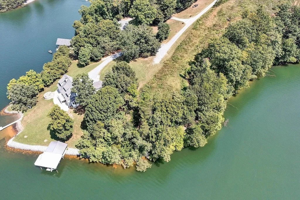 POV: You just purchased this lot at Smith Mountain Lake.⁠
⁠
What&rsquo;s the first thing you&rsquo;re adding to your dream home?⁠
⁠
A wall of windows overlooking the water?⁠
A kitchen made for hosting?⁠
A screened porch?⁠
A lower level built for lake