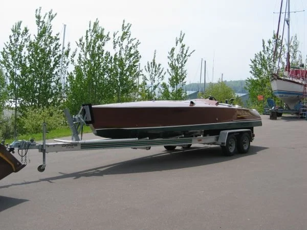 26 FT 1997 Hacker Race Boat