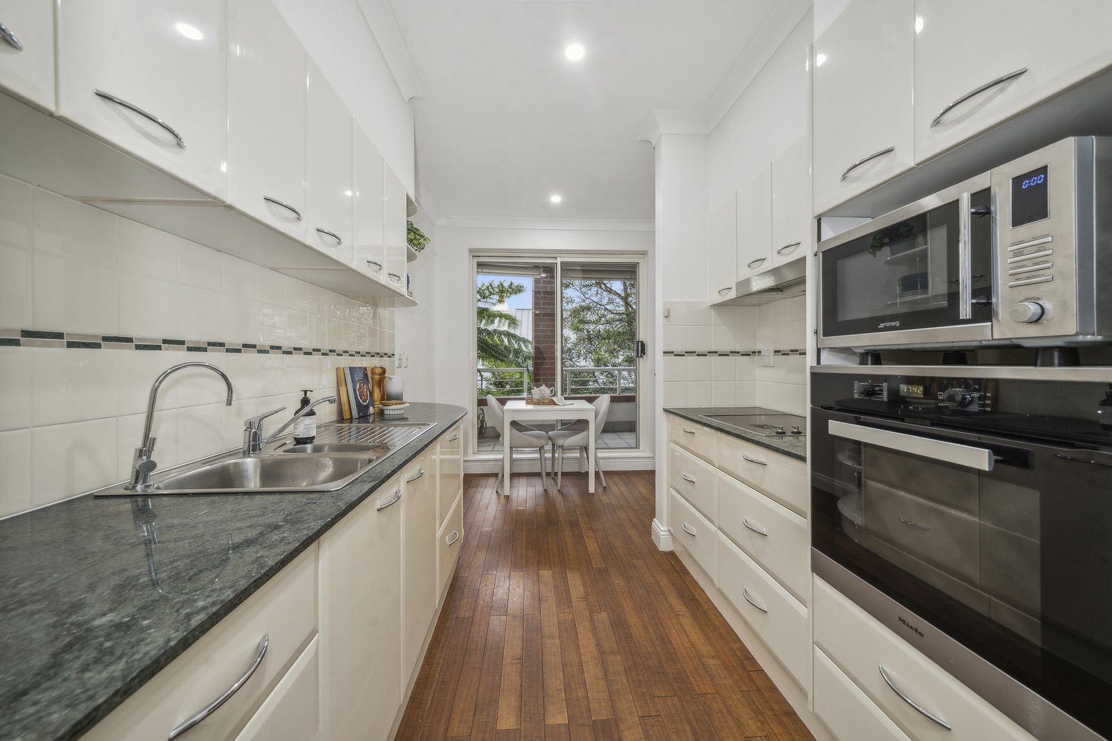 005_Open2view_ID910517-ILU_121_6_Hale_Road_Mosman.jpg