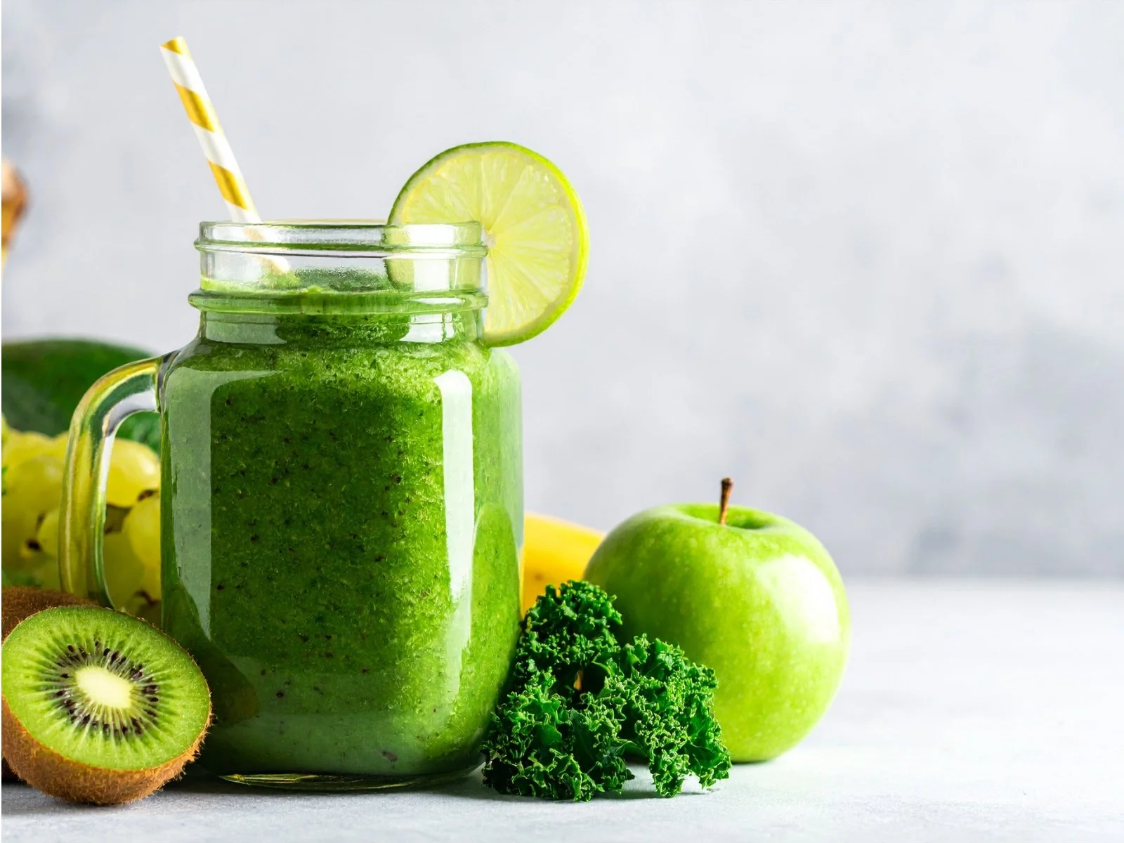 How to Make Dr. Brooke Goldner’s Hyper-Nourishing Green Smoothie
