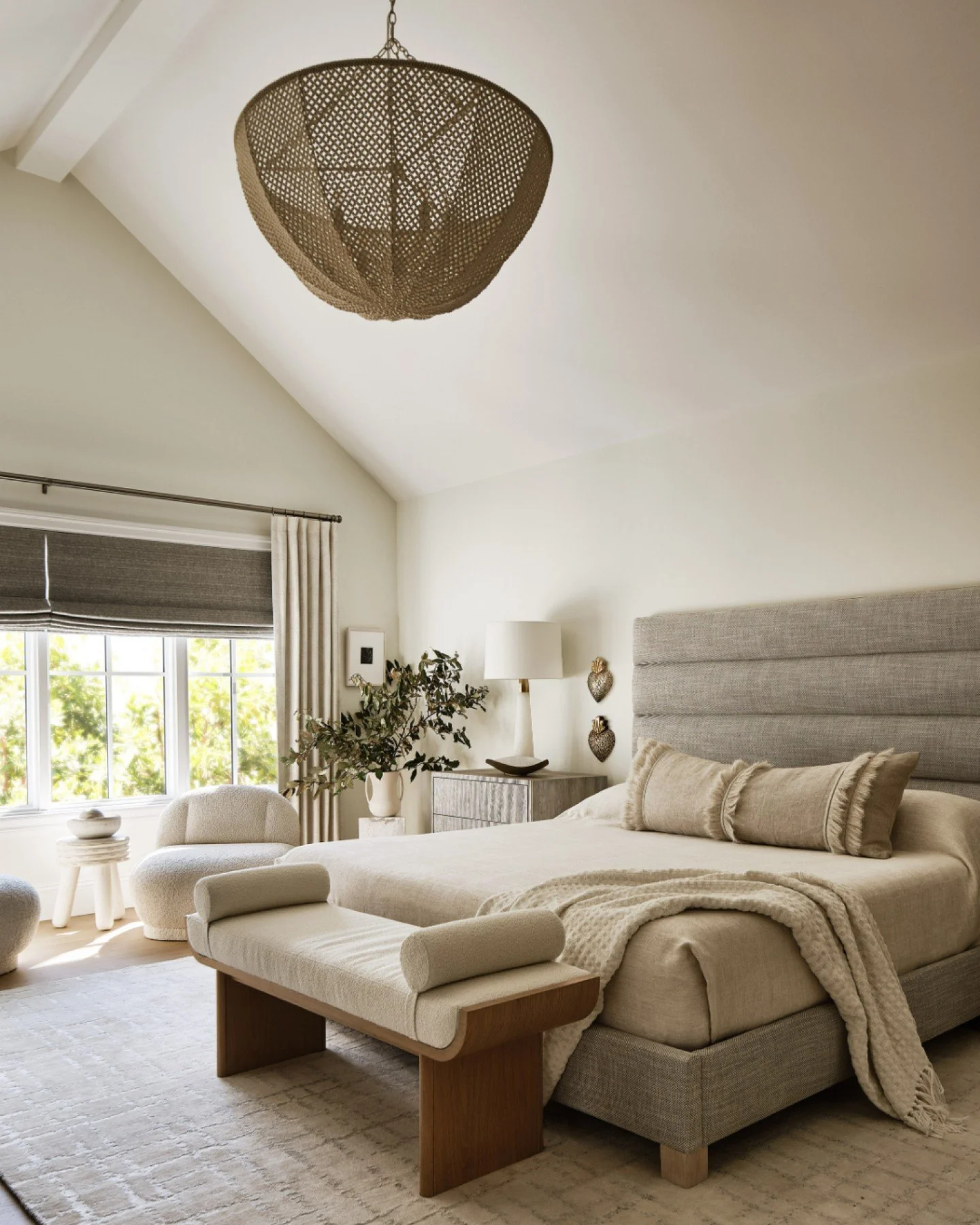 A bedroom isn’t just about aesthetics.
It’s about how the space feels. When we design bedrooms, we think about them as sanctuaries, places for rest and restoration.
3 elements that matter most in creating a soothing bedroom:
	1. Materi