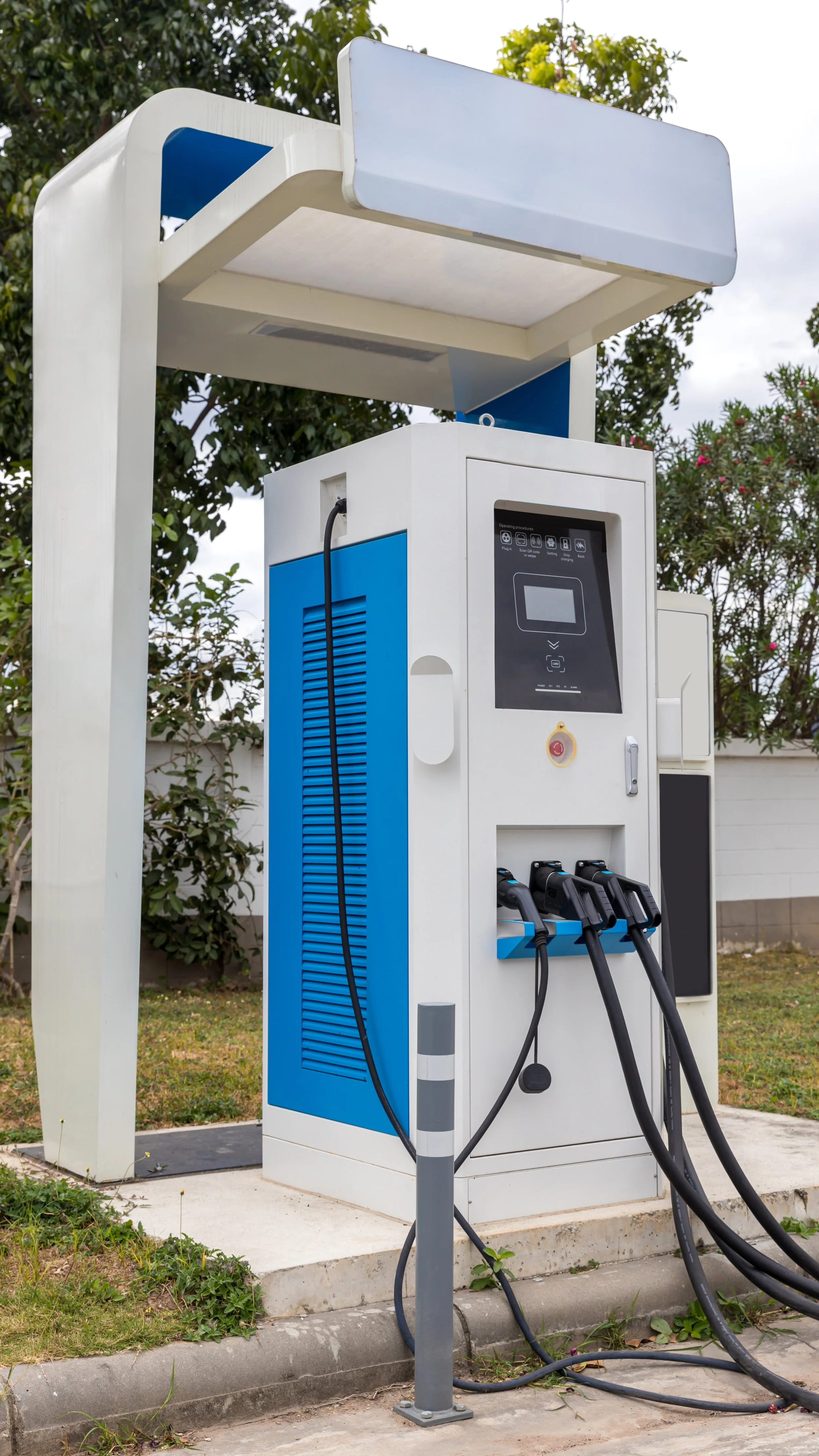 electric-car-charging-station-hybrid-car-electric-2023-01-19-05-01-43-utc.JPG