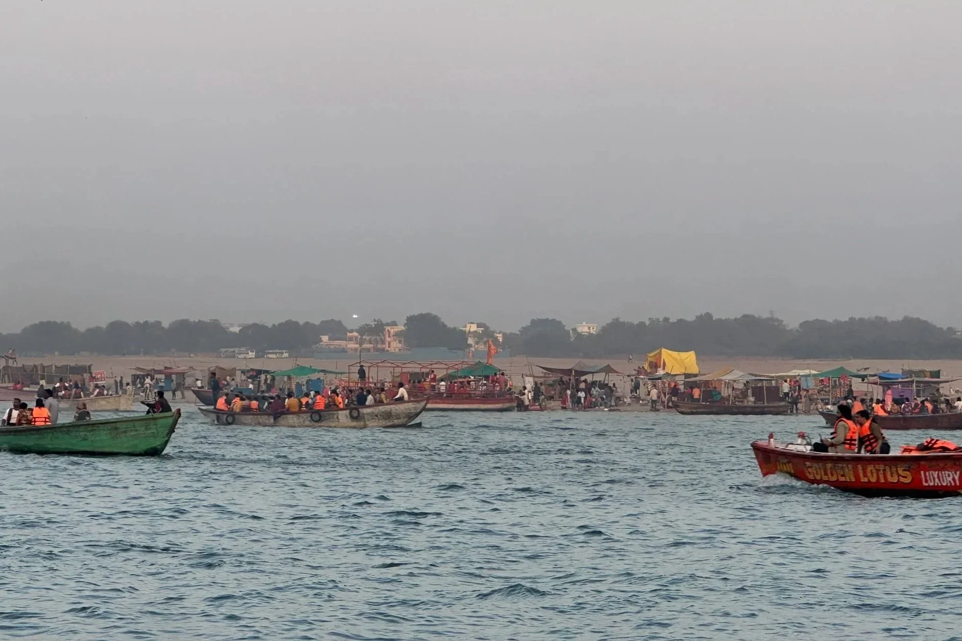 Ganges+River%2C+Varanasi%2C+India+-+Leslie+Bunker.jpg