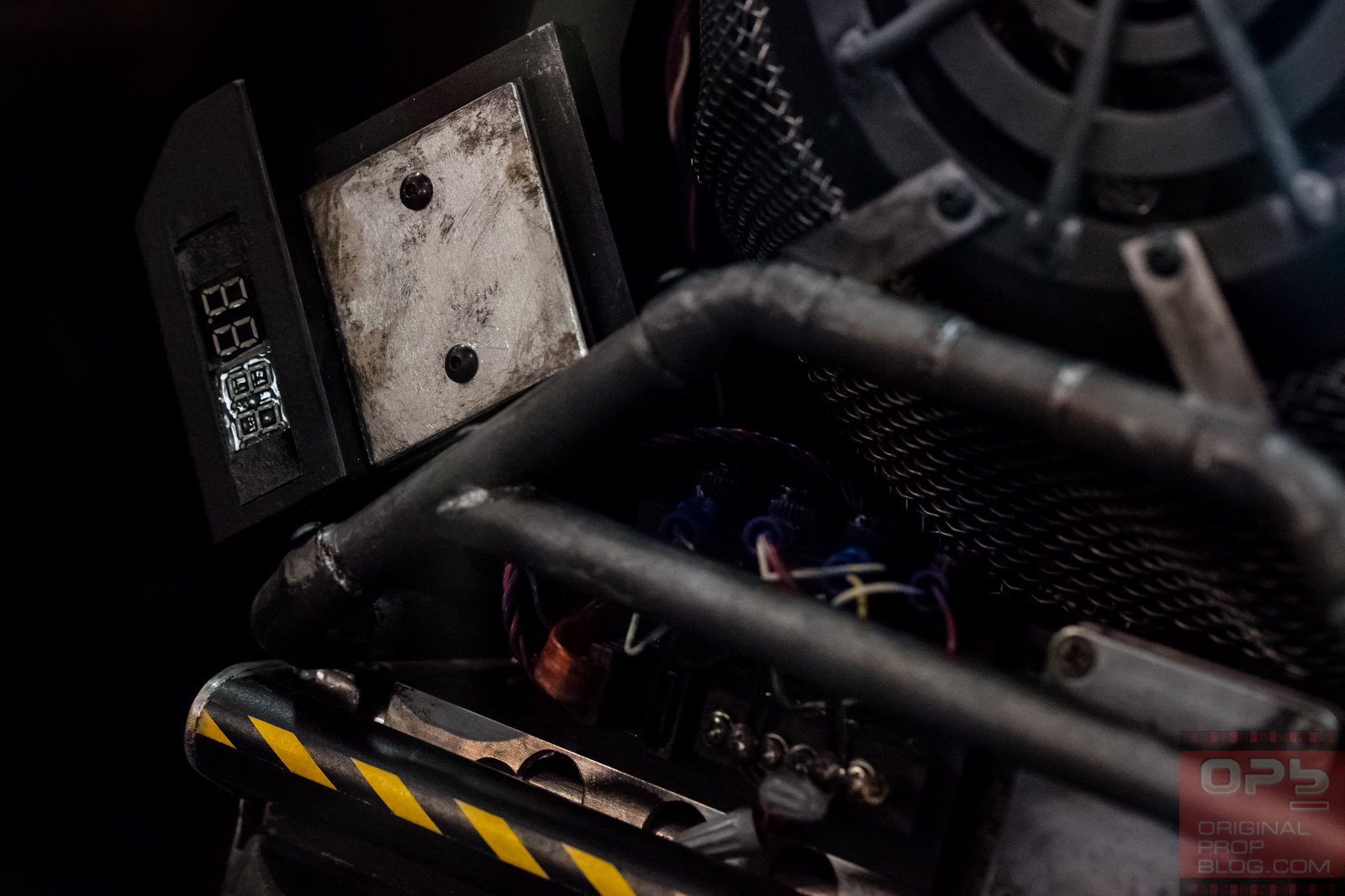 San-Diego-Comic-Con-2015-Exhibit-Photography-Mattel-Ghostbusters-Proton-Pack-Movie-Prop-12.jpg