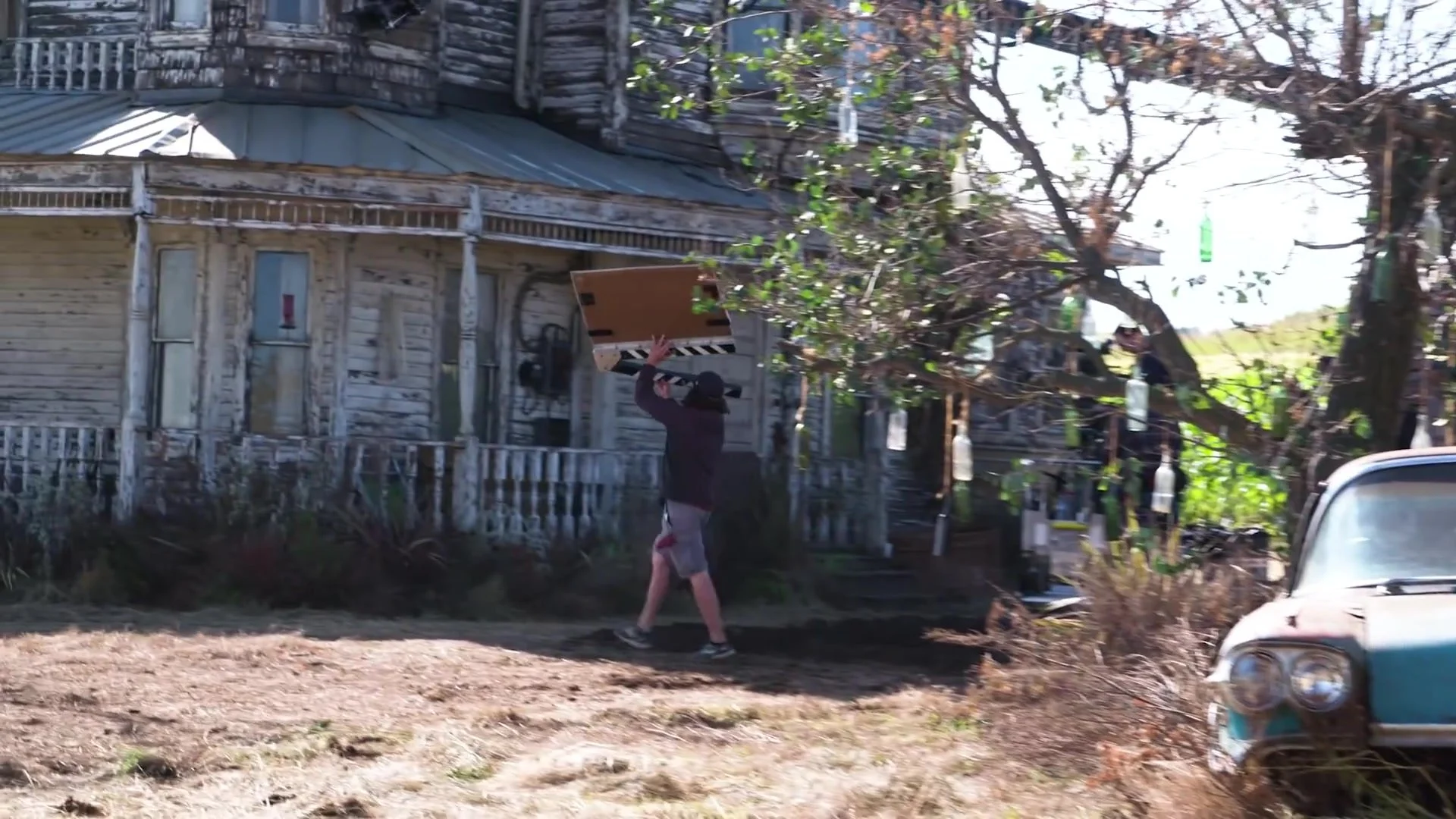 Adam Savage Tours Ghostbusters - Afterlife’s Farmhouse Set! 1819.jpg