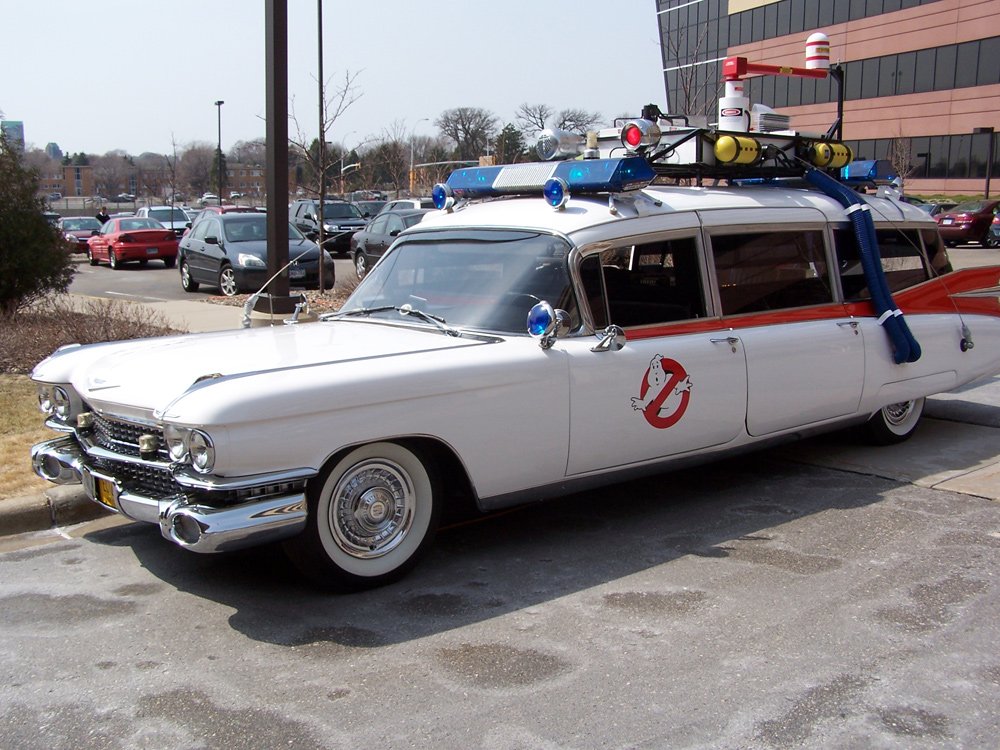 Ecto-1_Restoration_Project_Set_2_Photo_63.jpg