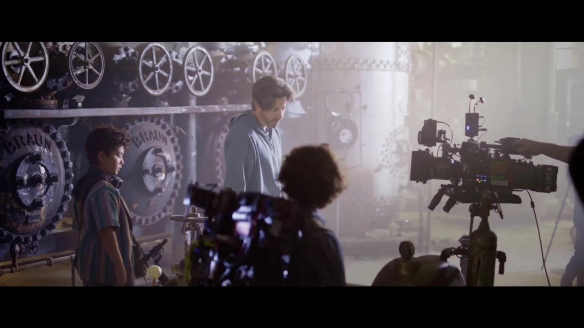 GHOSTBUSTERS - AFTERLIFE Vignette - Passing the Proton Pack 328.jpg