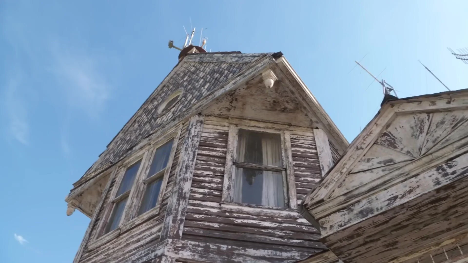 Adam Savage Tours Ghostbusters - Afterlife’s Farmhouse Set! 0254.jpg