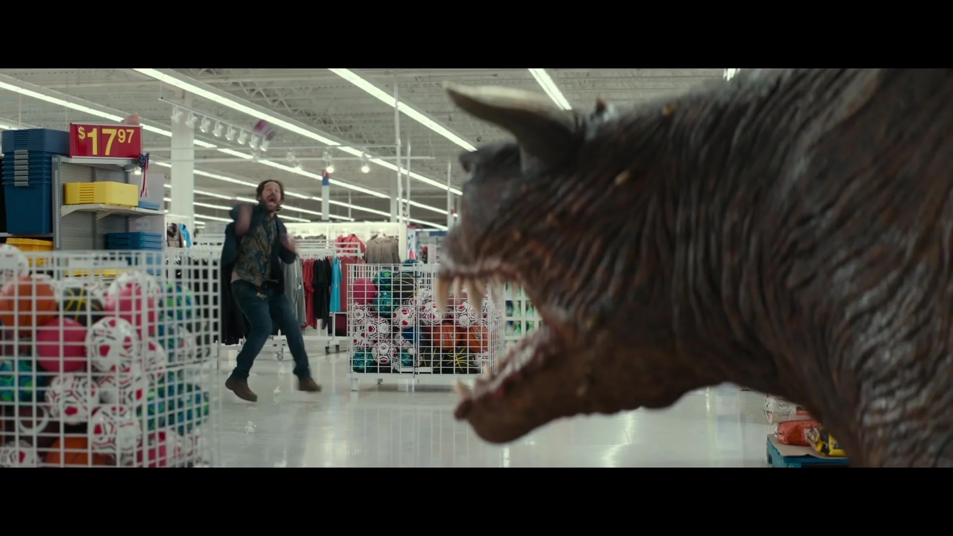Ghostbusters - Afterlife - Terror Dog Chase Exclusive Clip 0836.jpg