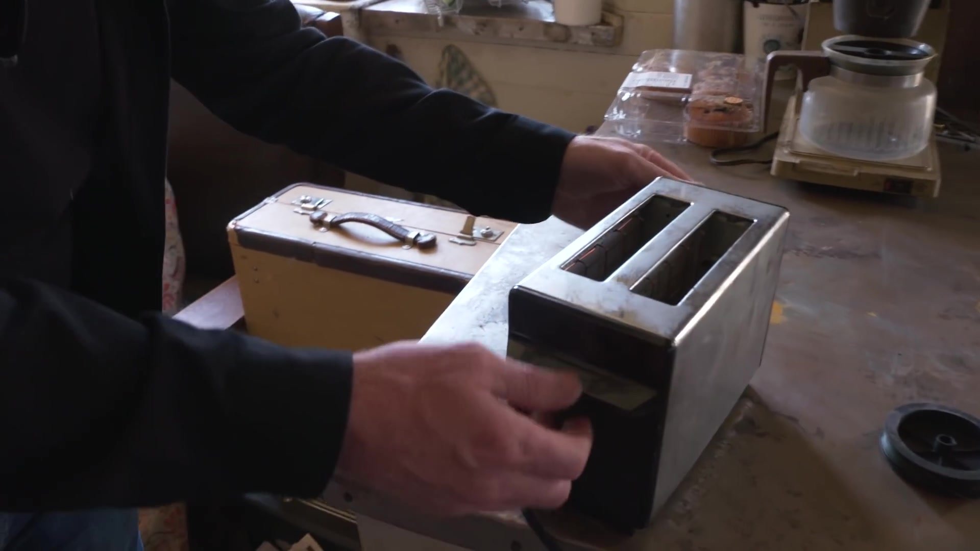 Adam Savage Tours Ghostbusters - Afterlife’s Farmhouse Set! 0673.jpg