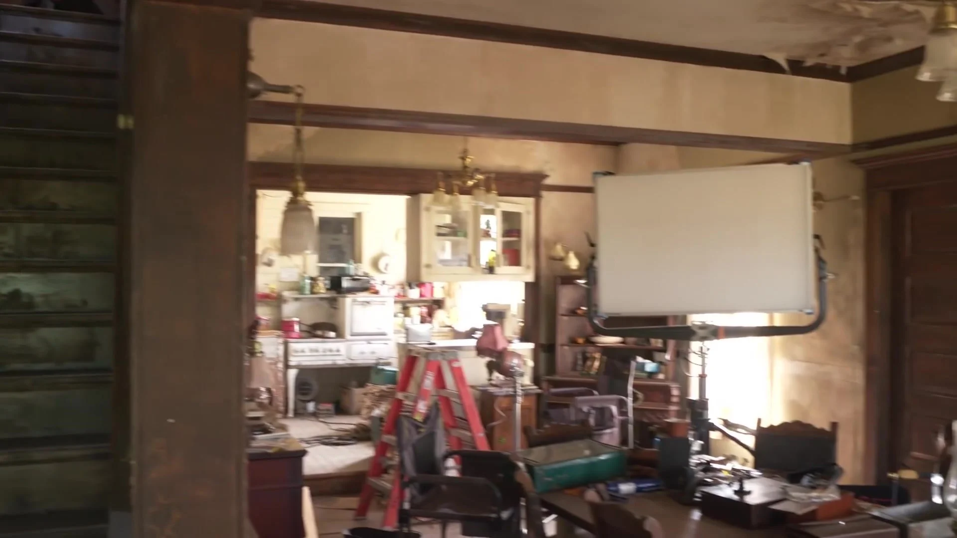 Adam Savage Tours Ghostbusters - Afterlife’s Farmhouse Set! 1781.jpg