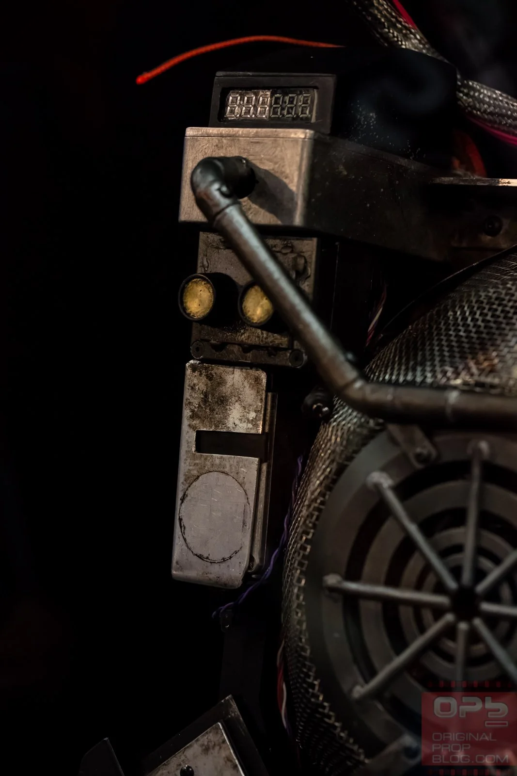 San-Diego-Comic-Con-2015-Exhibit-Photography-Mattel-Ghostbusters-Proton-Pack-Movie-Prop-13.jpg