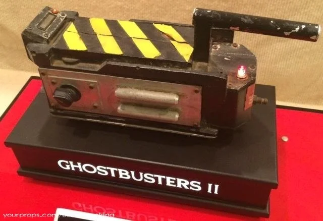 Ghostbusters-2-Screen-Matched-Light-Up-Ghost-Trap-2.jpg