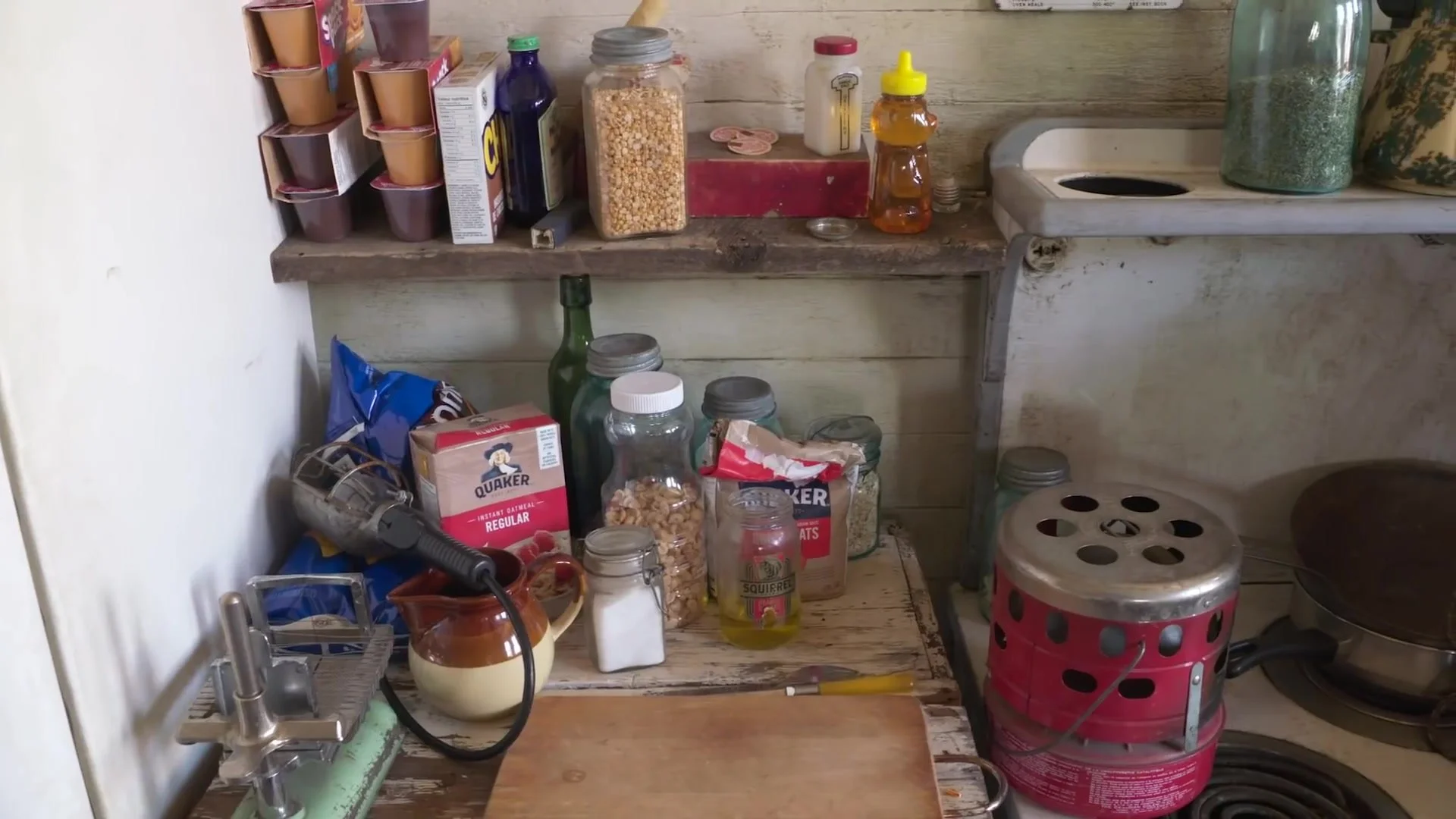 Adam Savage Tours Ghostbusters - Afterlife’s Farmhouse Set! 0418.jpg