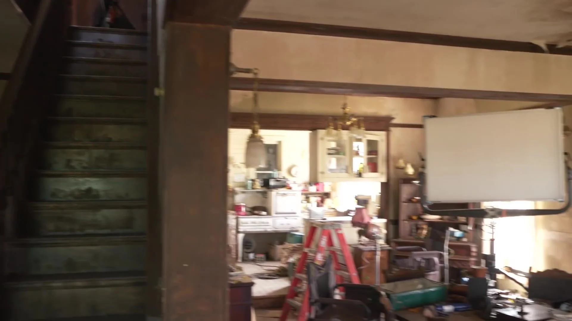 Adam Savage Tours Ghostbusters - Afterlife’s Farmhouse Set! 1780.jpg