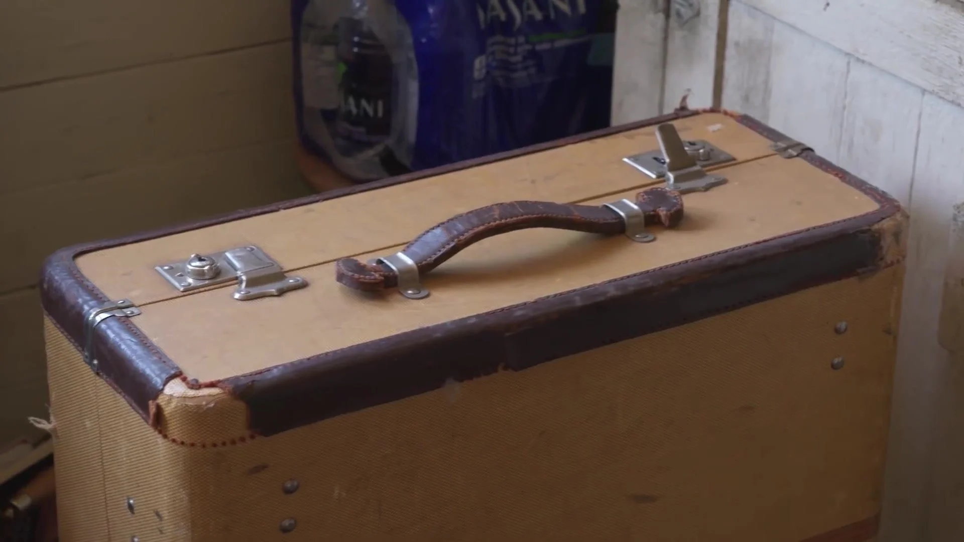 Adam Savage Tours Ghostbusters - Afterlife’s Farmhouse Set! 0385.jpg
