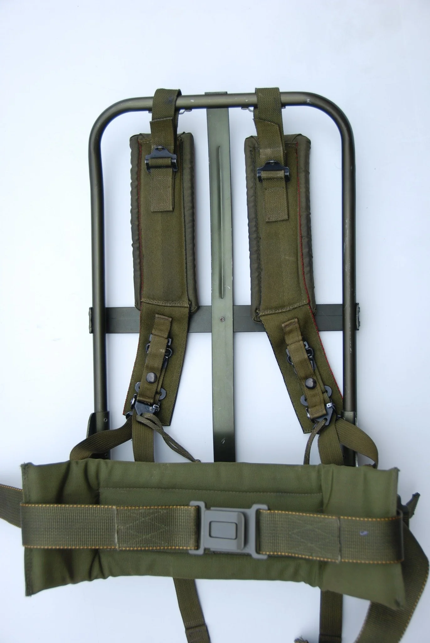 GB2 Semi-Hero pack configuration.
Lc-2 frame and strapping