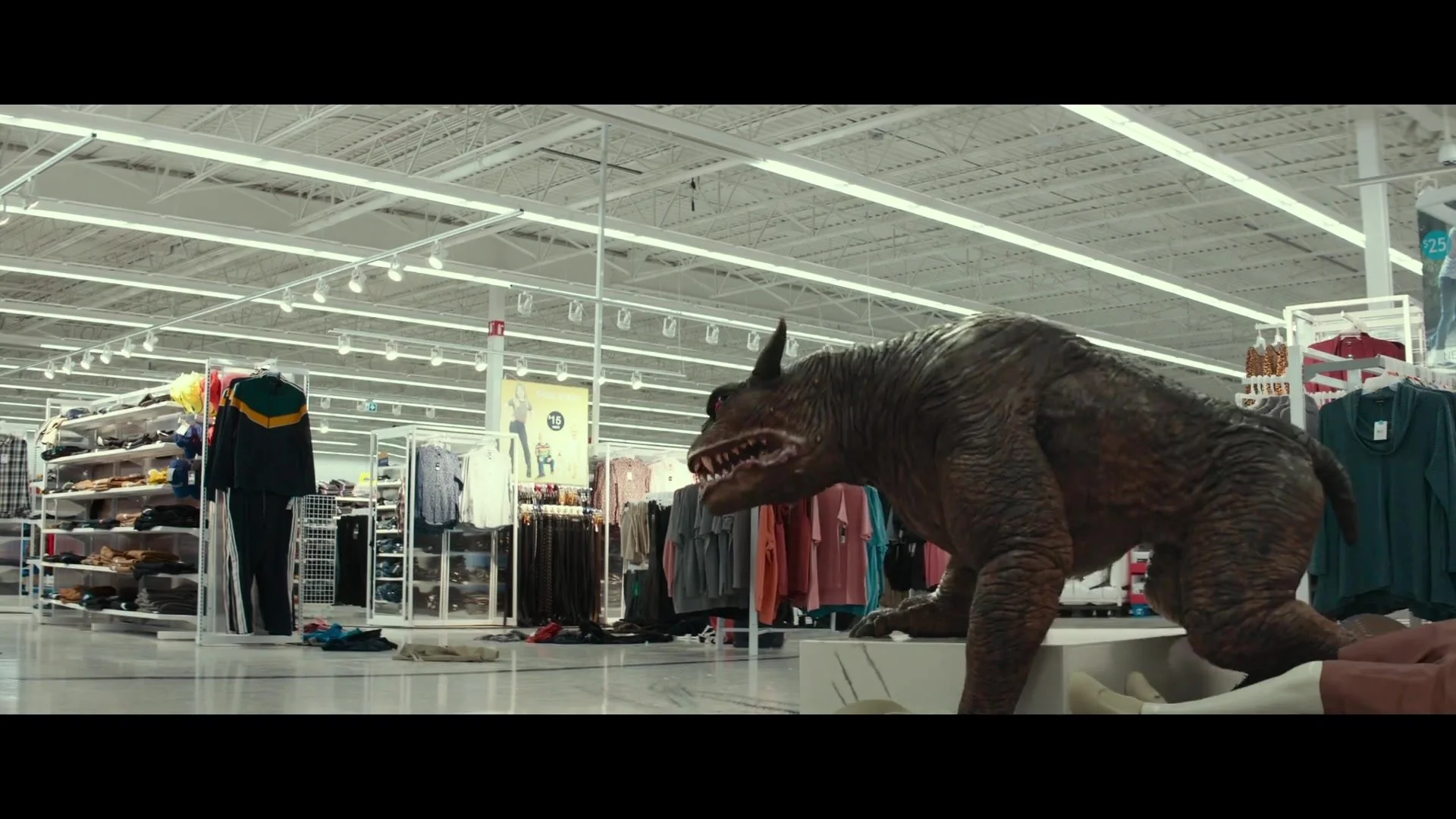 Ghostbusters - Afterlife - Terror Dog Chase Exclusive Clip 1140.jpg