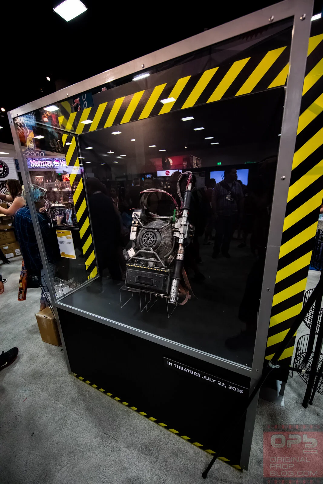 San-Diego-Comic-Con-2015-Exhibit-Photography-Mattel-Ghostbusters-Proton-Pack-Movie-Prop-03.jpg