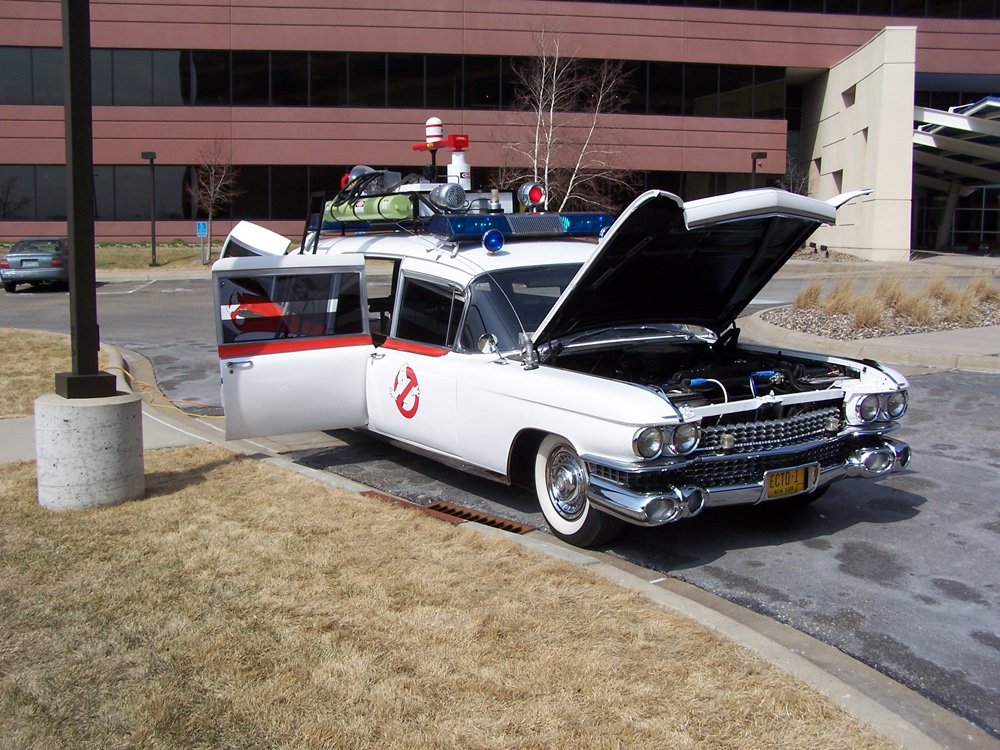 Ecto-1_Restoration_Project_Set_2_Photo_103.jpg