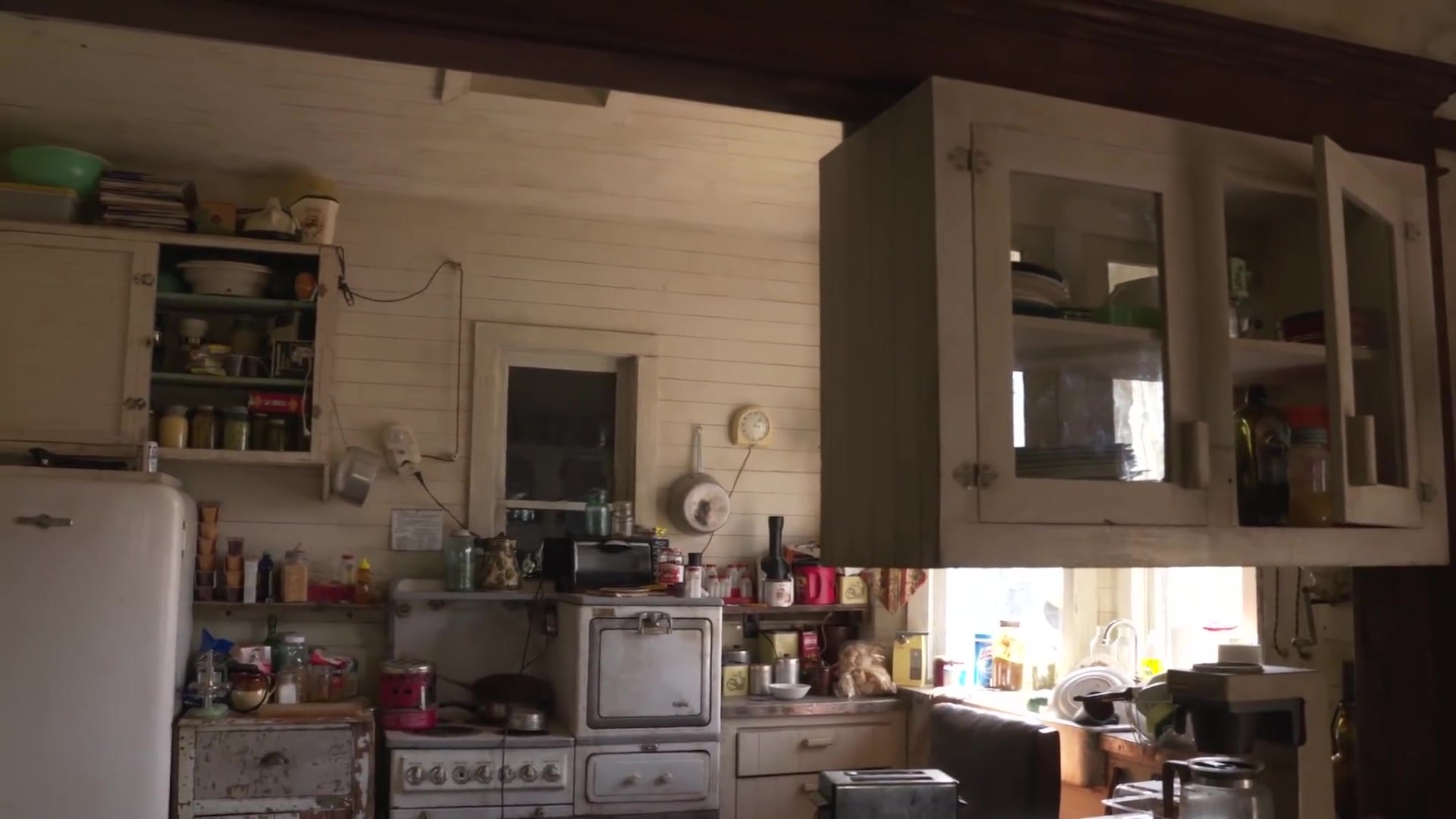 Adam Savage Tours Ghostbusters - Afterlife’s Farmhouse Set! 0878.jpg