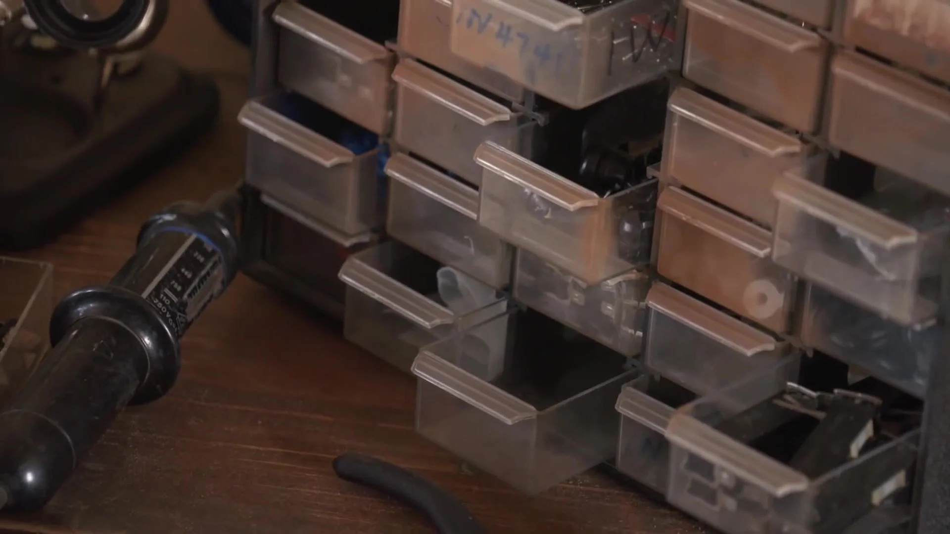 Adam Savage Tours Ghostbusters - Afterlife’s Farmhouse Set! 0940.jpg