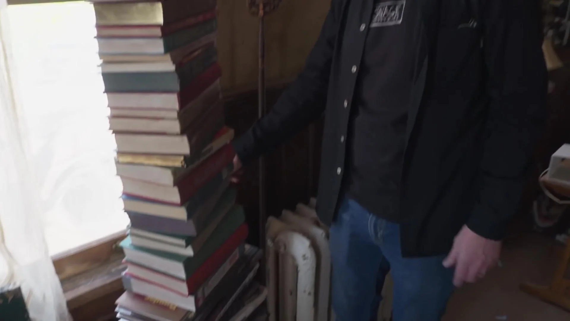 Adam Savage Tours Ghostbusters - Afterlife’s Farmhouse Set! 1376.jpg