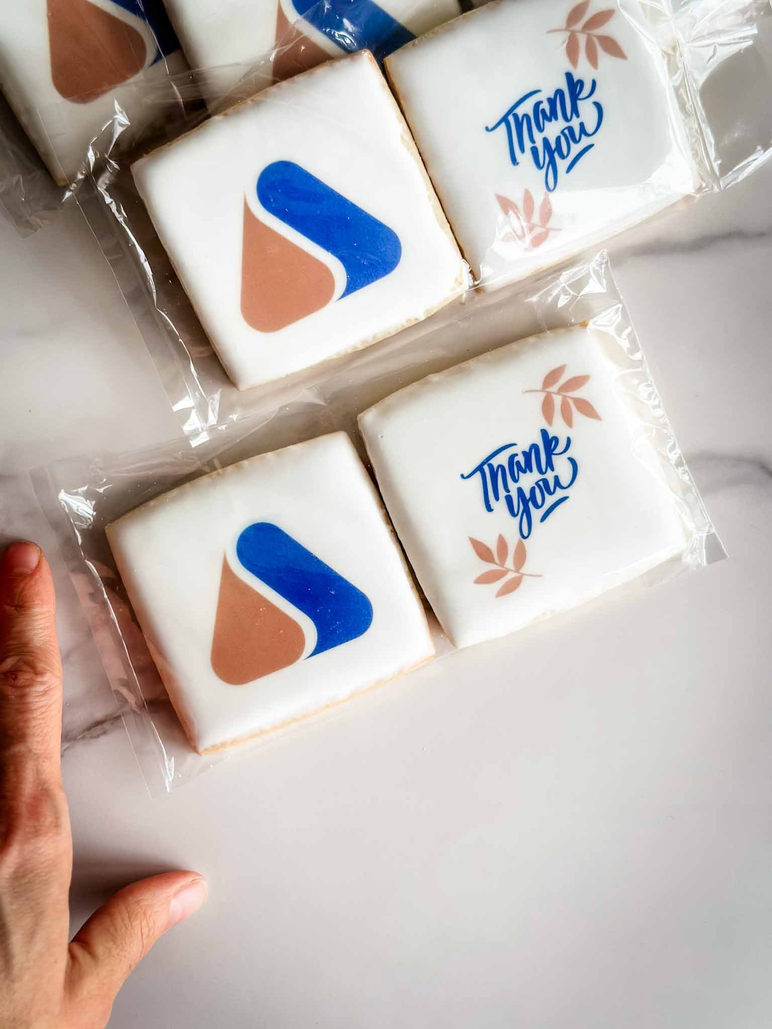Large-sized sugar cookies