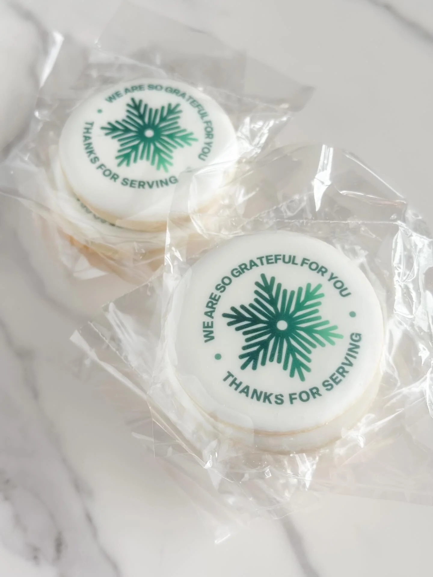 ❄️A little appreciation goes a long way&hellip; especially when it comes in the form of festive cookies. 

#AWorthyCookie #EdmontonBakery #CustomSugarCookies #CorporateGifting #BrandedCookies #EdmontonEvents #YEGCorporate #YEGSmallBusiness #EdmontonG