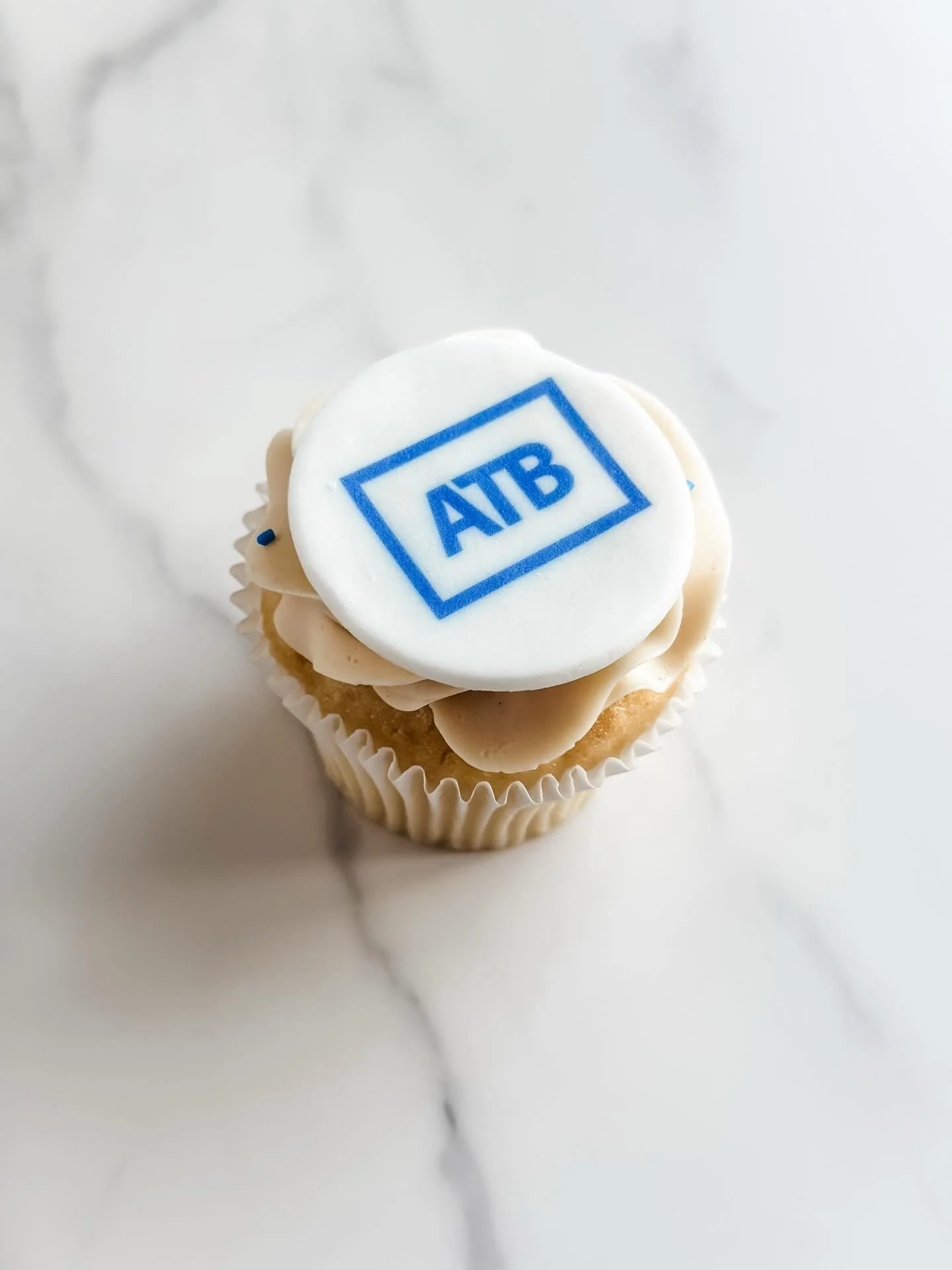 Your brand.
Our desserts.
One memorable bite.

#AWorthyCookie #edmontonbakery #yegbakery #yegfood #eventdesserts