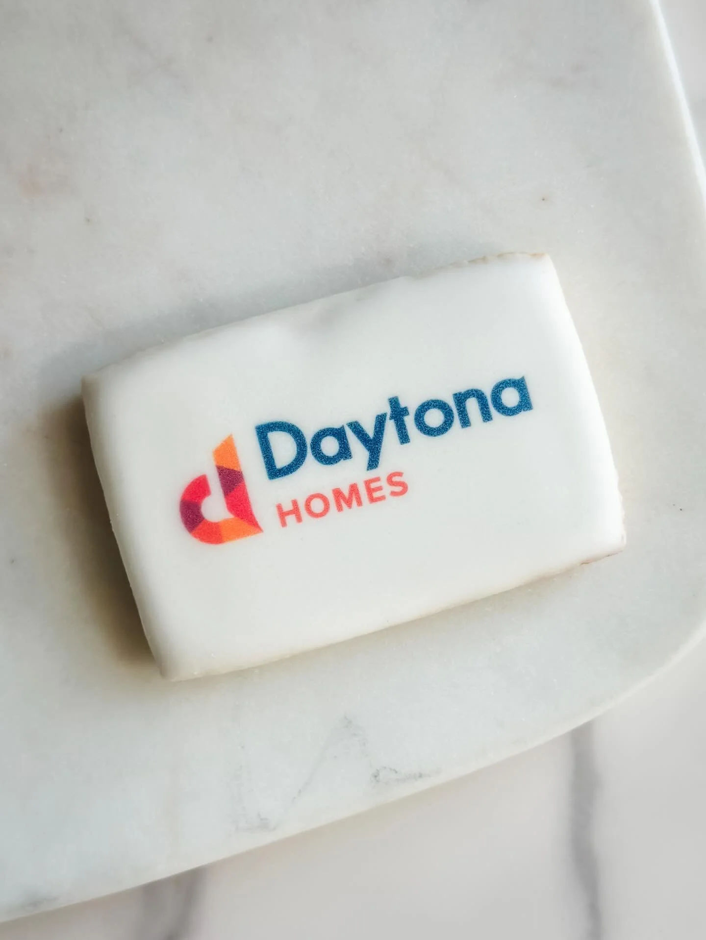 Great logo + delicious cookies = a sweet way to represent a fantastic brand. ✨
@daytonahomesyeg

#BrandedDesserts
#CorporateEvents
#EdmontonBakery
#AWorthyCookie